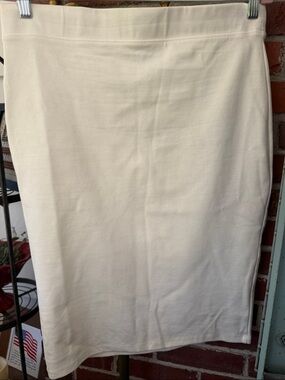IRIS 1X White Ponte Pencil Skirt - Classic Clean Style